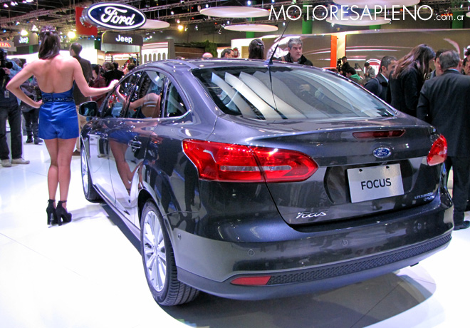 Salon AutoBA 2015 - Ford Focus sedan 2