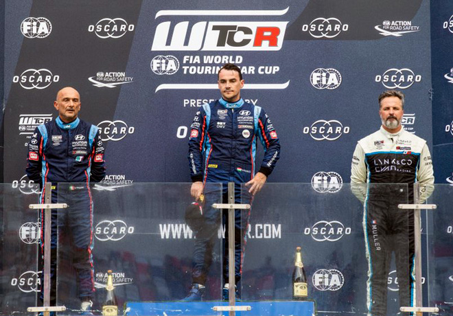 WTCR - Ningbo - China 2019 - Carrera 2 - Gabriele Tarquini - Norbert Michelisz - Yvan Muller en el Podio